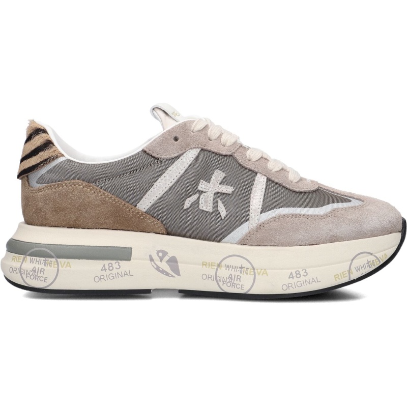 Premiata,  Cassie